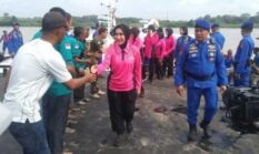 Peduli Sesama, Bhayangkari Polda Sumsel Salurkan Bantuan di Desa Pulau Borang